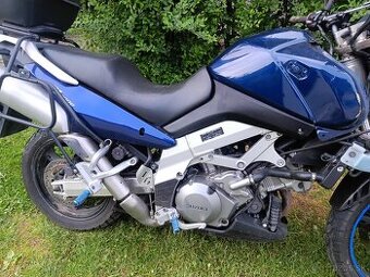Rozpredám Suzuki v-strom 1000 na ND