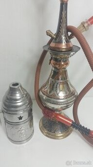 Egyptská vodná fajka z liatiny a plechu – originál z Egypta
