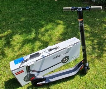 Elektrická kolobežka - Segway Kickscooter ES1