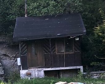Záhradná chatka domček