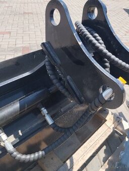 svahovacia hydraulická lyžica