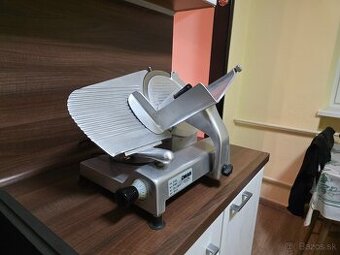 Narezovy stroj Omas VS250