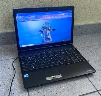 Toshiba Tecra / Intel i3 / 4GB RAM / 500GB HDD / 15.6" - 1