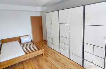 Zaujímavý TEHLOVÝ 2 i. Pohradová (Ďumbierska), OV, LO, 2p