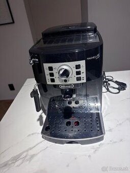 Predám automatický kávovar De’longhi magnifica S