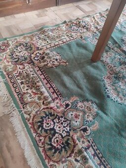 2xzeleny persky koberec