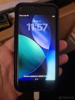 Predám iphone se 2022 128 GB. 5g.