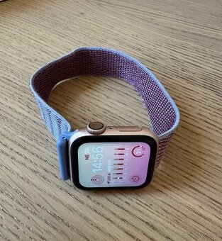Apple Watch Series 4 40 mm Zlatý hliník + športový remienok