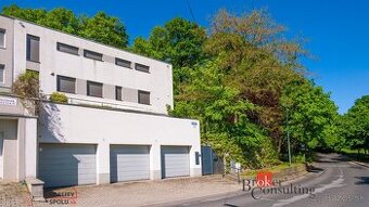 Exkluzívna mestská vila v lesnom prostredí s bazénom, saunou