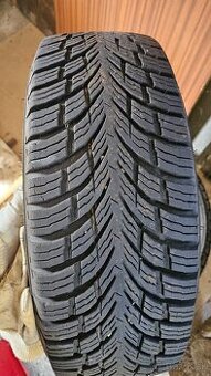 Predám 2kusy celoročné pneu Nokian 205/70 R15C