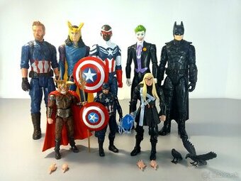 Veľké a malé figúrky Marvel a DC