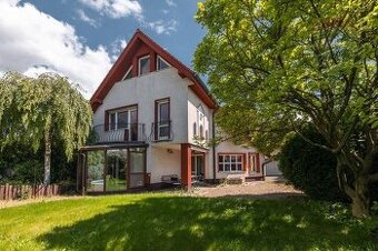 Objekt pre podnikanie a bývanie v kvalitnej stavbe – BAZÉN,