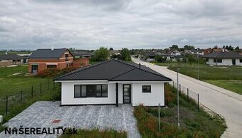 Skolaudovaný 5 izb. bungalov s pozemkom 504m² vo Veľkom Grob