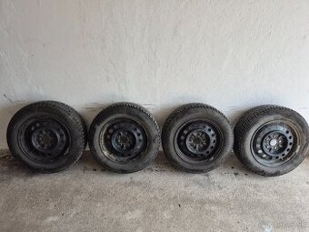 Predam  pneu s diskami  195/65/r15 roztec 5x114,3