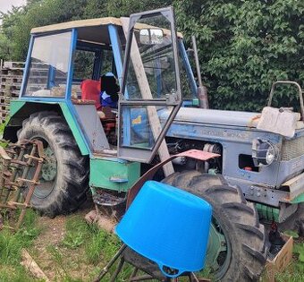 Traktor Zetor 6748