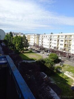 Ponúkam Vám na predaj slnečný 2-izbový byt o výmere 53,27 m2