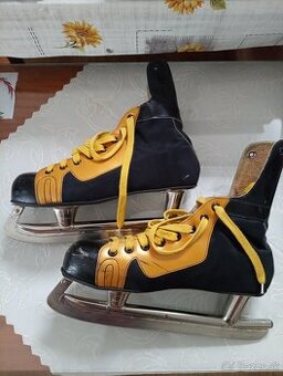 Retro zimné kožené korčule Botas Tornado Kovopol