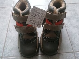 Chlapčenské topánky veľkosť 33