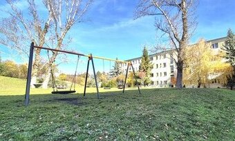 NA PREDAJ: 3-izbový byt na ulici Pri Bielom kríži – tichá lo