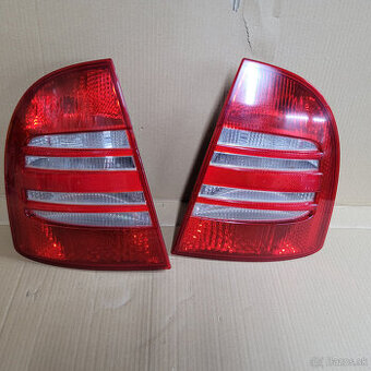 Zadne svetla Skoda Superb 1