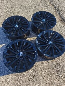 Veritate skoda superb 2025 NOVE CIERNE