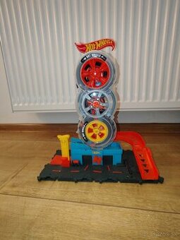 Mattel Hot Wheels City Superpneu obchod