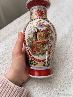 Ručne maľovaná porcelánová váza – China, vintage, 20 cm