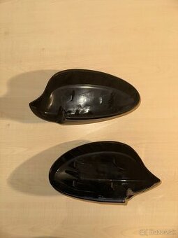 čierne lesklé kryty BMW