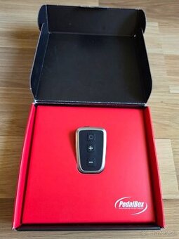 Pedalbox pre zrýchlenie odozvy na pedal plynu