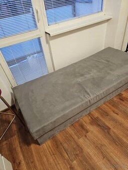 Jednolôžková posteľ (váľanda) s úložným priestorom