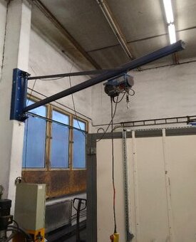 Otočný nástenný žeriav 250kg