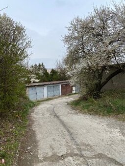 Predavam Garáž na Zeleznikah - 1
