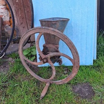 Mlyncek na kukuricu/obilie