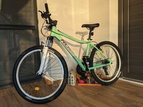 Krásny dámsky bicykel_hliníkový rám_Shimano