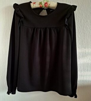 Čierna blúzka s volánom - L/ 40 - 1