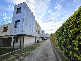 Prenájom-Rodinné domy 150m2, 200m2, 350m2 - Nové mesto