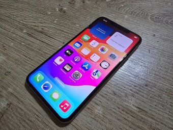 Iphone 11 PRO Max plnefunkcny v super stave ma len jemne zna