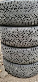 215/55R17 98V Nokian Snowproof zimné
