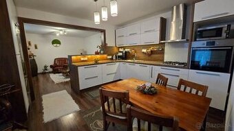 Exkluzívna Ponuka: Rodinný dom s obrovským pozemkom a potenc - 1