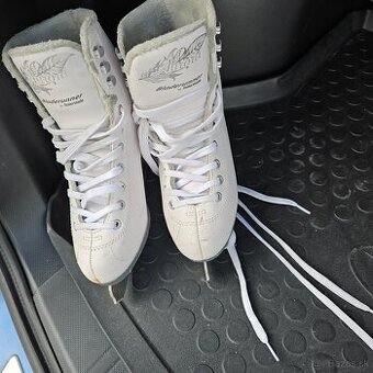 Dievčenské korčule na ľad