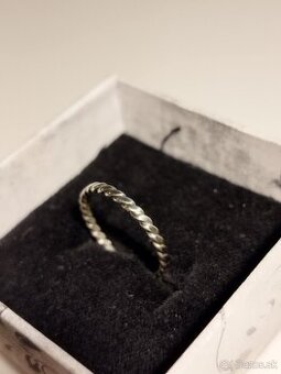 Filigránový strieborný prsteň