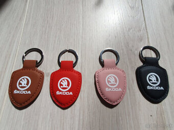 pekná klúčenka škoda viac farieb
