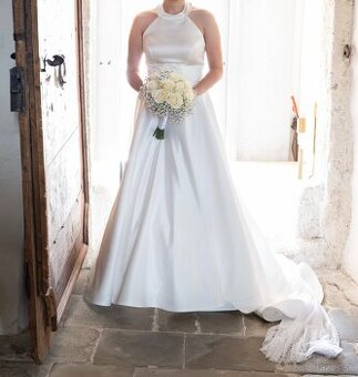 Predám elegantné saténové svadobné šaty