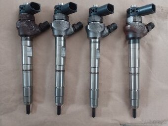 Vstrekovacia tryska 1.6 TDI 85 kW Škoda Rapid OE 04L130277AD