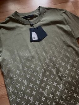 Louis Vuitton  model limited