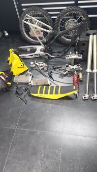 SUZUKI RM 125 K3 Náhradné Díly
