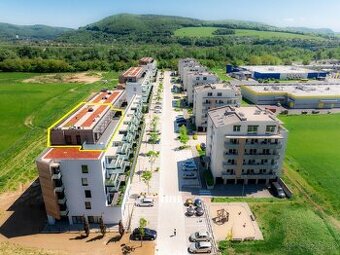 🌟3-izbový byt s obrovskou terasou a 2 garážové miesta 🌟