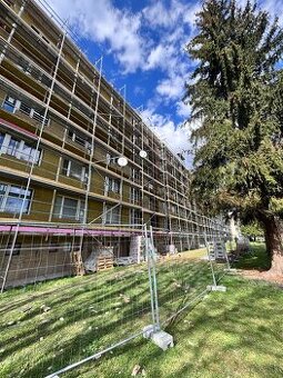 🛠️ Ponúkame lešenárske, zatepľovacie a rekonštrukčné práce