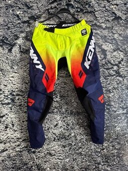Kenny nohavice, dres, rukavice…