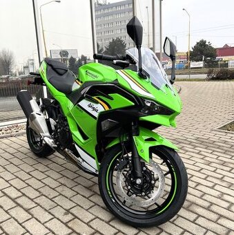 Kawasaki Ninja 500 SE zelená
